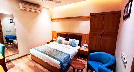 Hotel Landmark Near Golden Temple Room Type - Deluxe Room No View