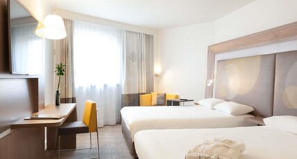 Novotel Paris Les Halles Room Type - Executive Room with 2 queen-size beds Novotel Paris Les Halles Room Type - Executive Room with 2 queen-size beds
