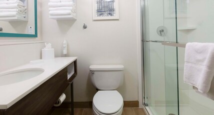 Hampton Inn by Hilton Scranton at Montage Mountain Room Type - 1 KING MTN VIEW NONSMOKING