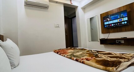 Hotel Parash Inn Room Type - DELUXE AC ROOM