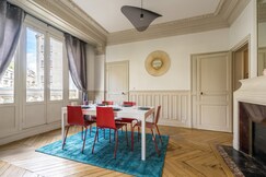Family apartment - 3BR/10P - Passy / Eiffel Tower