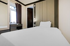 OYO The Baltimore Hotel