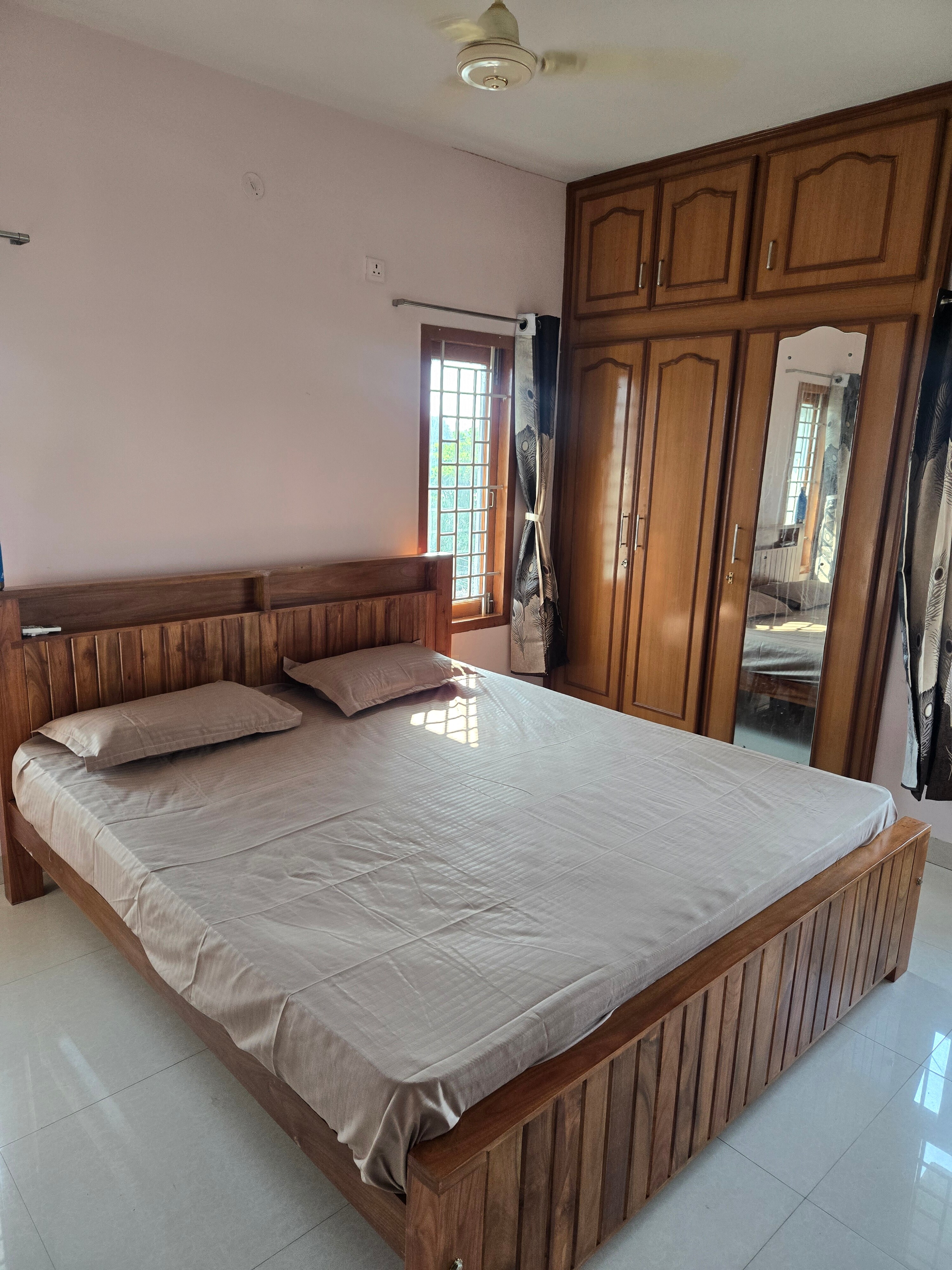 Private AC Rooftop Room in Srirangam Trichy - Tap to explore photos