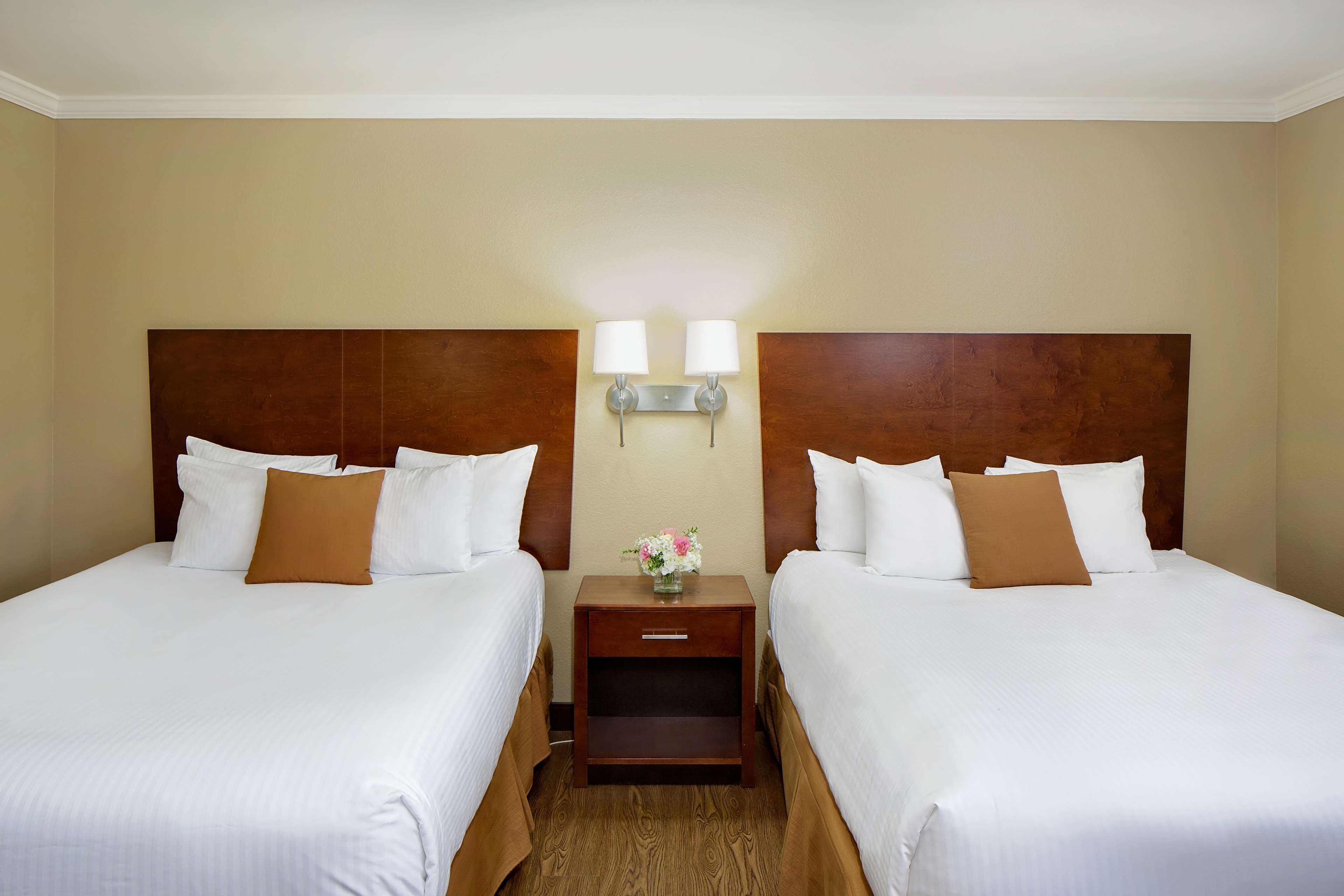 Best Western Bennington - Tap to explore photos