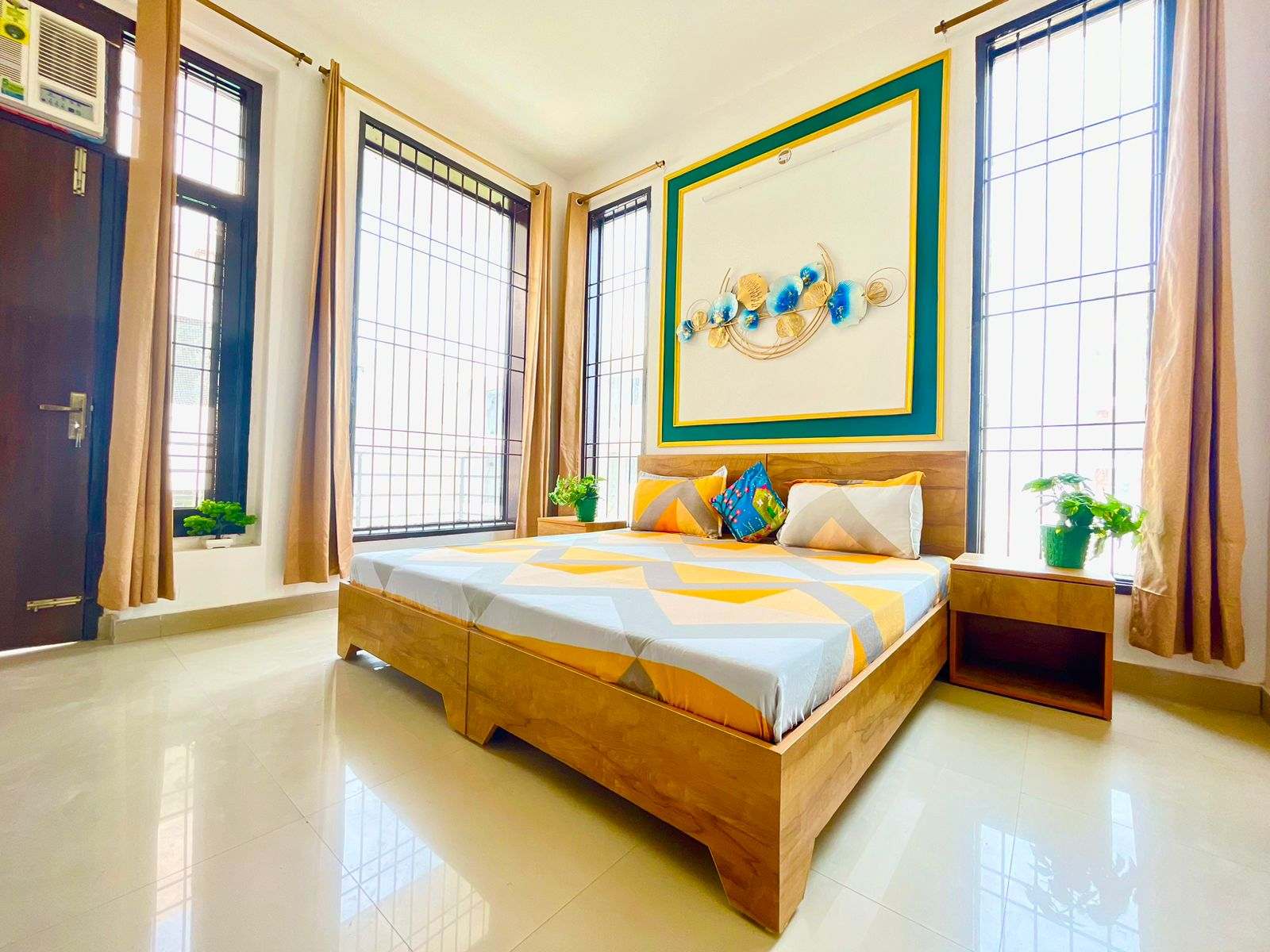 Instay 528 l 3BHK l 2BHK with Pvt. theatre screen - Tap to explore photos