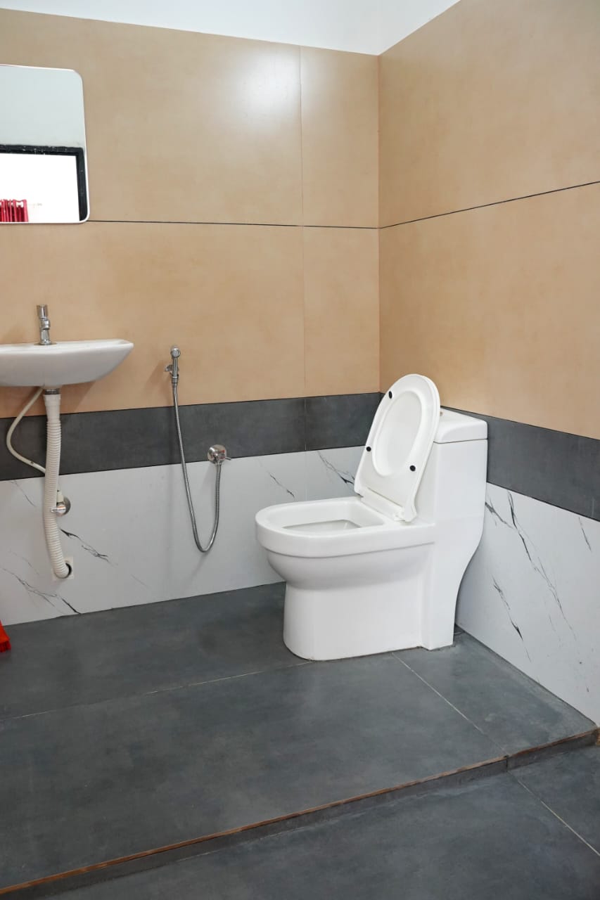 Eliezer Holidays - Tap to explore photos