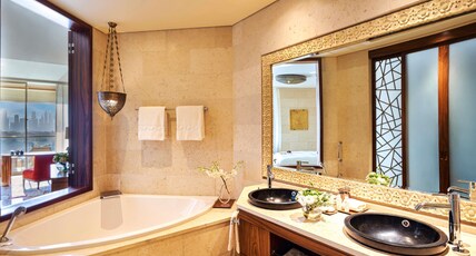 Raffles Dubai Room Type - Signature Room Twin beds