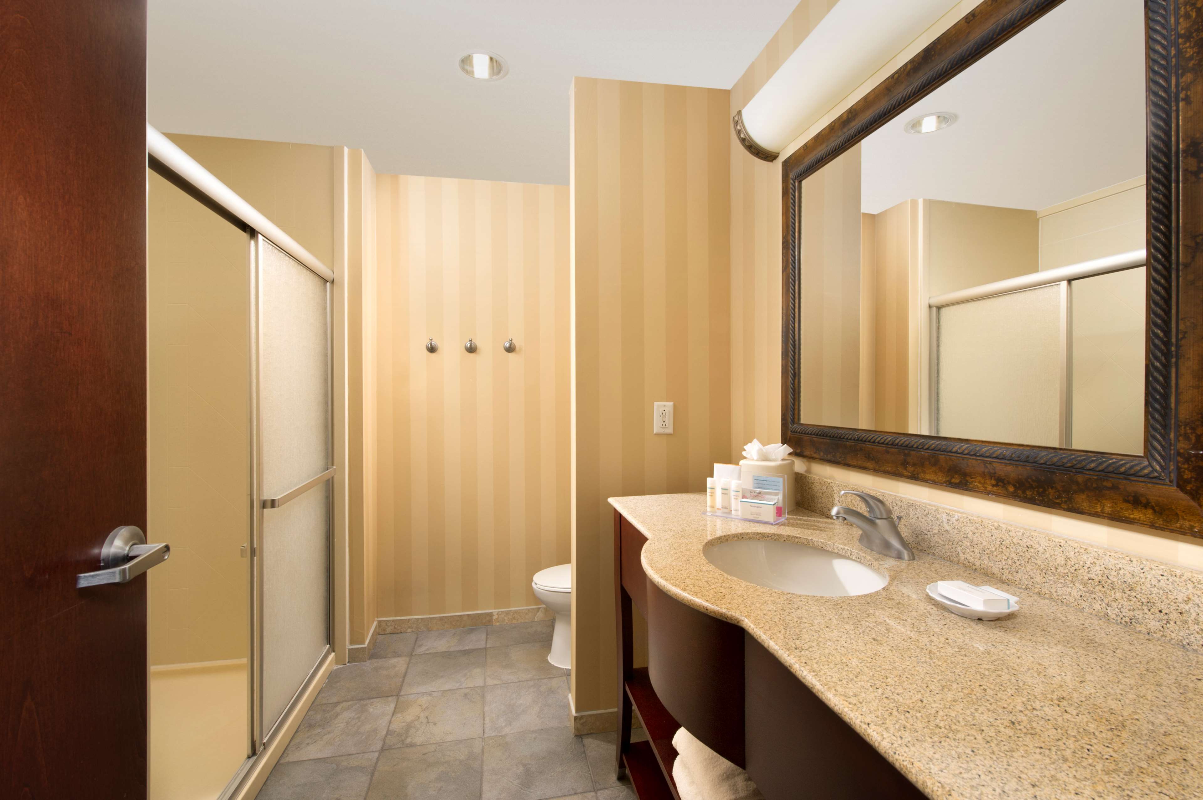 Hampton Inn & Suites San Antonio Airport - Tap to explore photos