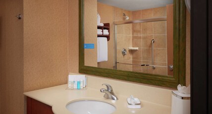 Hampton Inn Youngstown West Room Type - 1 KNG HEARING ACC NOSMOK
