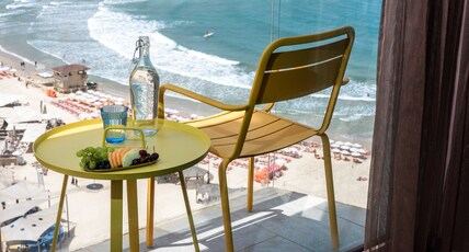 Crowne Plaza Tel Aviv Beach Room Type - 1 King Junior Suite Sea View