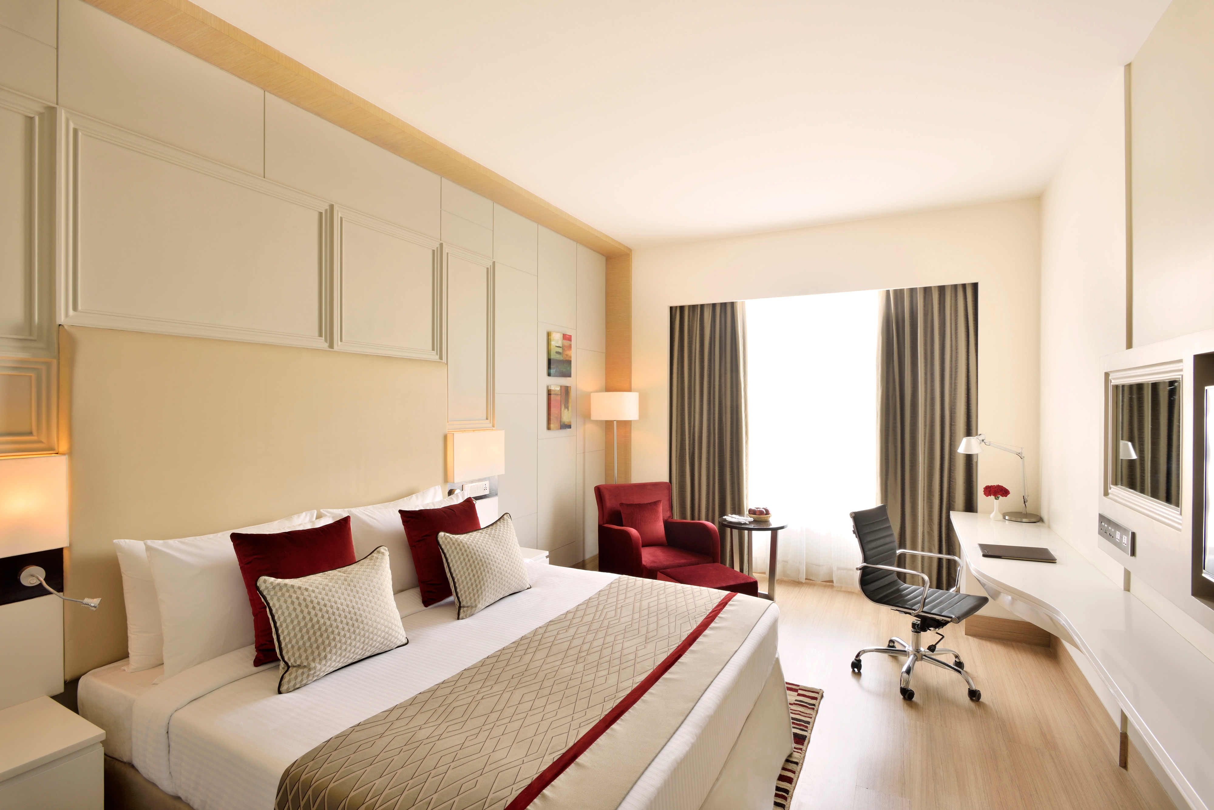Radisson Blu Pune Hinjawadi - Tap to explore photos