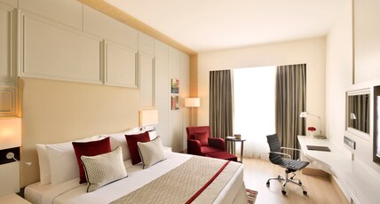 Radisson Blu Pune Hinjawadi Room Type - Business Class Room