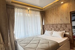 Red robe retreat