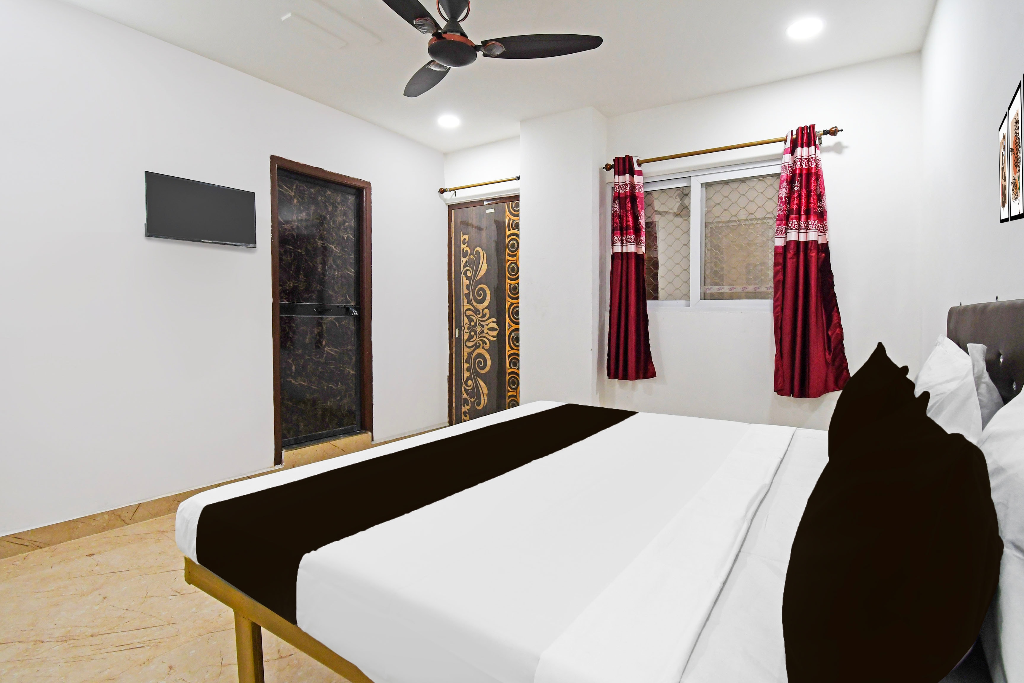 SPOT ON Hotel Blue Diamond Inn - Tap to explore photos