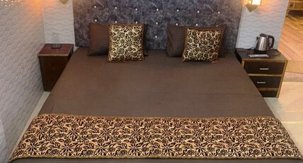 Mayur Villa Homestay Room Type - Deluxe Suite