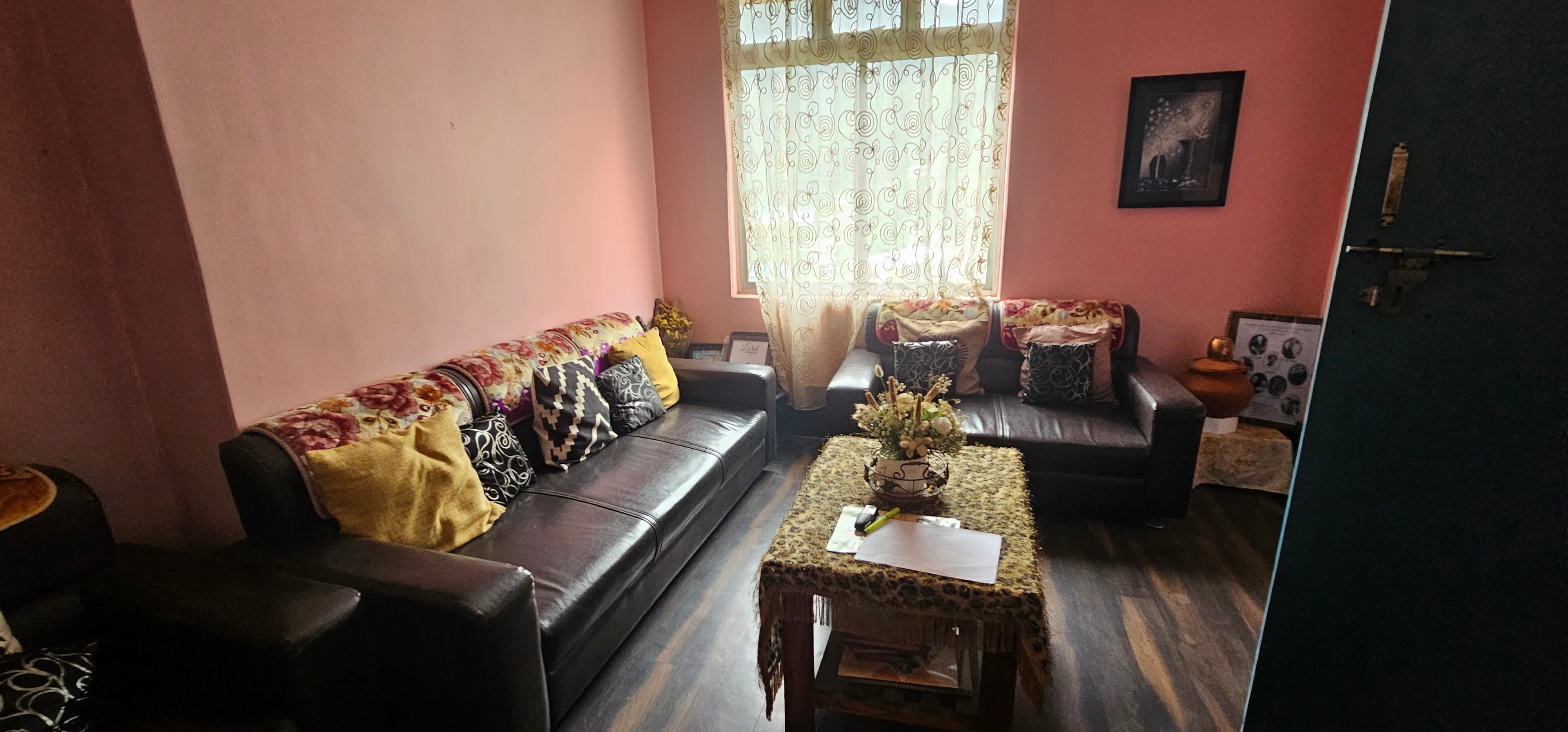 The GREENLEAF HOMESTAY - Tap to explore photos