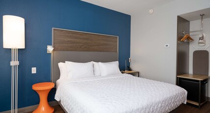 Tru by Hilton Indianapolis Lawrence Room Type - 1 KING BED