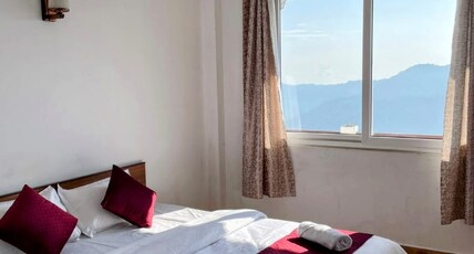 Hillnest Darjeeling Room Type - Bedroom 2