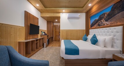 The Grand Welcome Hotel Room Type - Club Room(Balcony and Valley View)