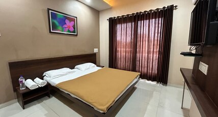 Hotel Lotus Near Rankala Lake Room Type - Deluxe Room Non AC