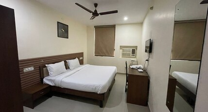 Hotel GK regency Room Type - Deluxe Hotel GK regency Room Type - Deluxe