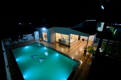 GoBravo 71 -2Bhk Farm with Pool and Garden Sec 150 Noida