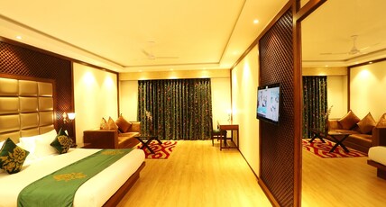 Solomon Heights  Room Type - Deluxe Room Free WiFi