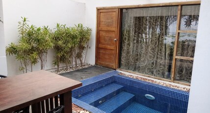 Deshadan Backwater Resort Room Type - Lake view room with plunge pool