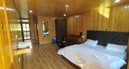 Hill Top Guest House Room Type - Super Deluxe