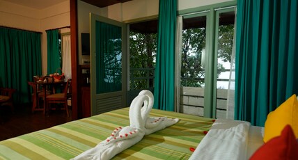 Blackberry Hills Retreat and Spa Room Type - Valley facing Suite with Bathtub