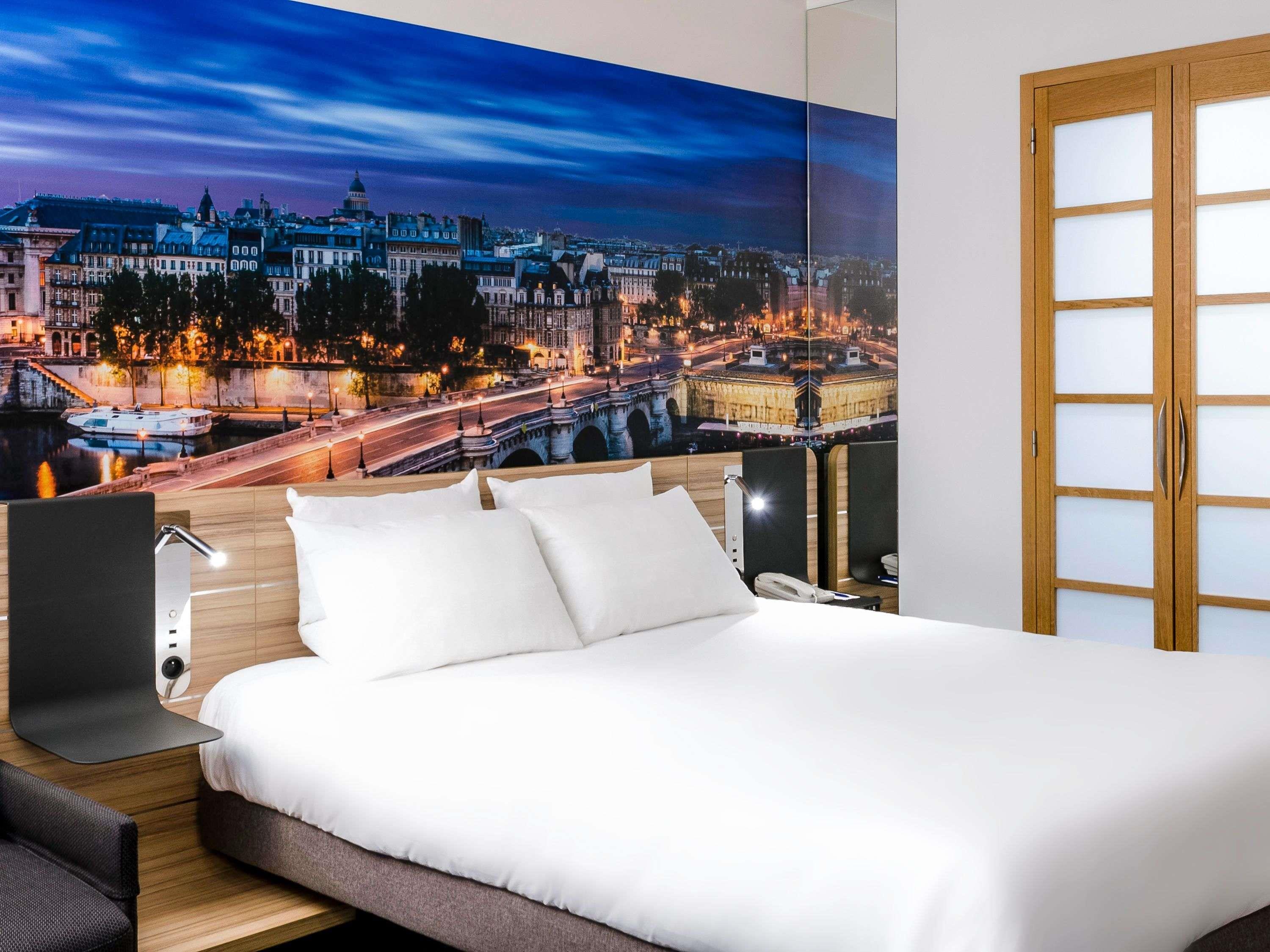 Novotel Paris 14 Porte d'Orleans - Tap to explore photos