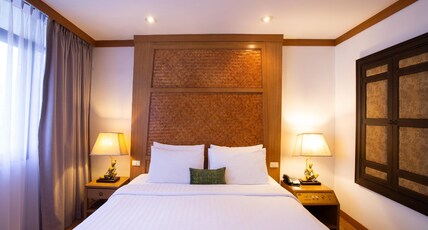 The Tarntawan Hotel Surawong Bangkok  Room Type - Corner Suite