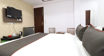Y.S Residency Solan Room Type - Super  Deluxe room with balcony + AC