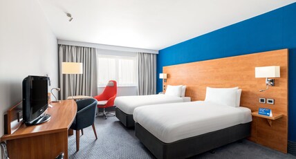 Holiday Inn Express SHREWSBURY Room Type - 2 Single Standard with Free Hot Breakfast