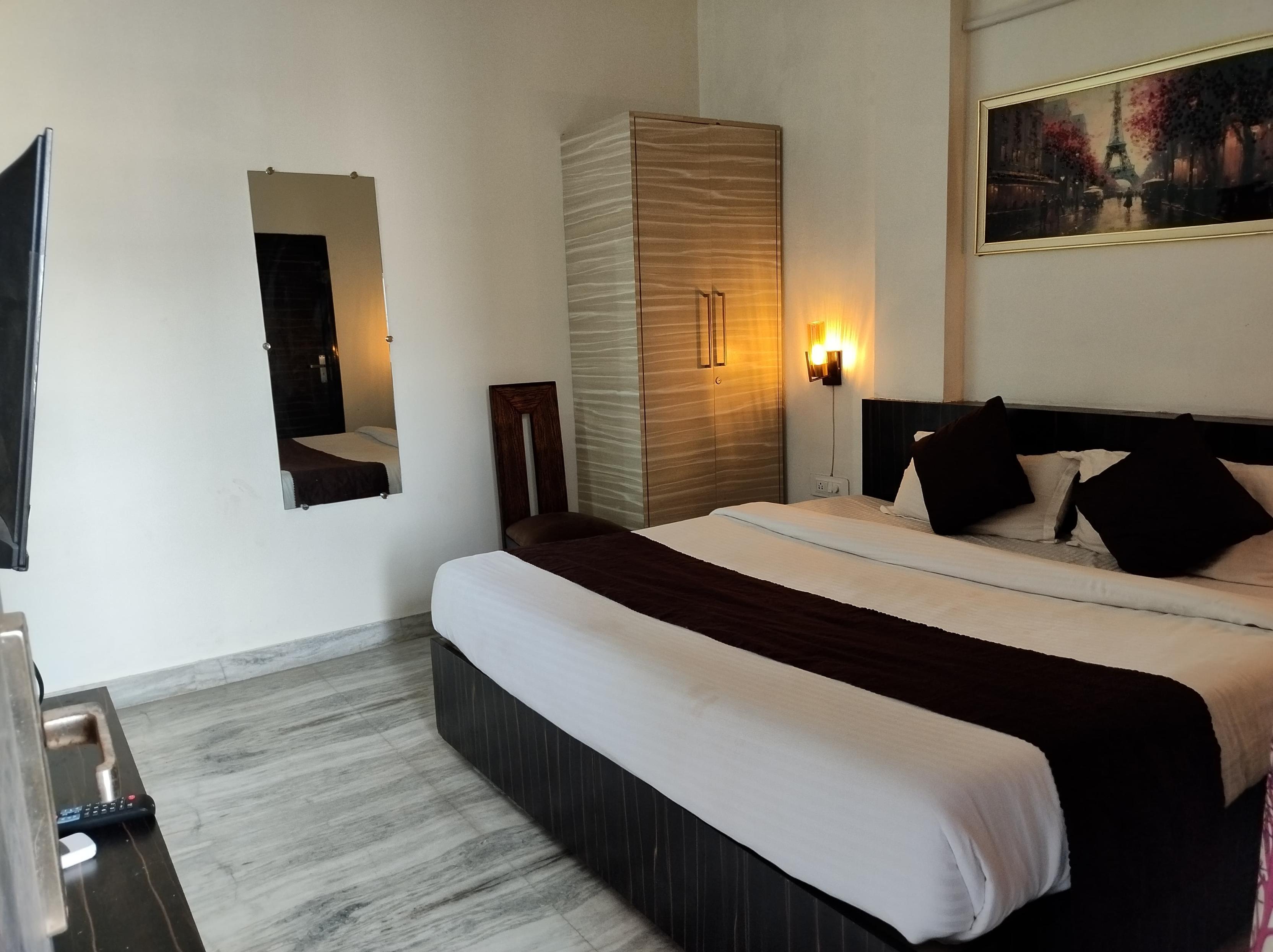 Ritz The Boutique Hotel - Tap to explore photos