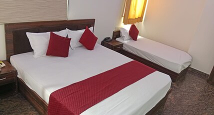 Hotel Diamond Inn Room Type - Deluxe Room
