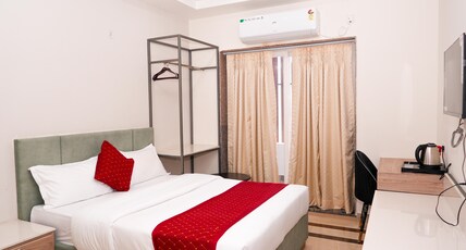 Hotel Shiv Vilas Room Type - Standard King Bed Room with City View