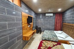 Chintpurni Yatri Niwas