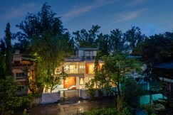 Stayscape Casa Tropica 5BHK Lonavala Big Pool Movie Room