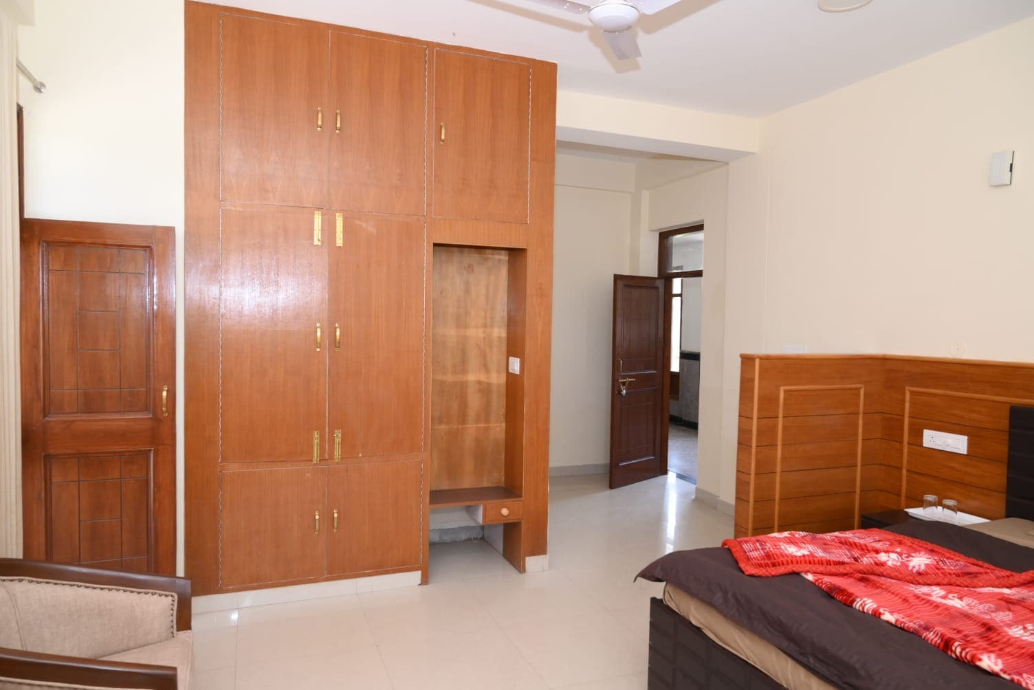 Hotel Som Kunj Circuit House - Tap to explore photos
