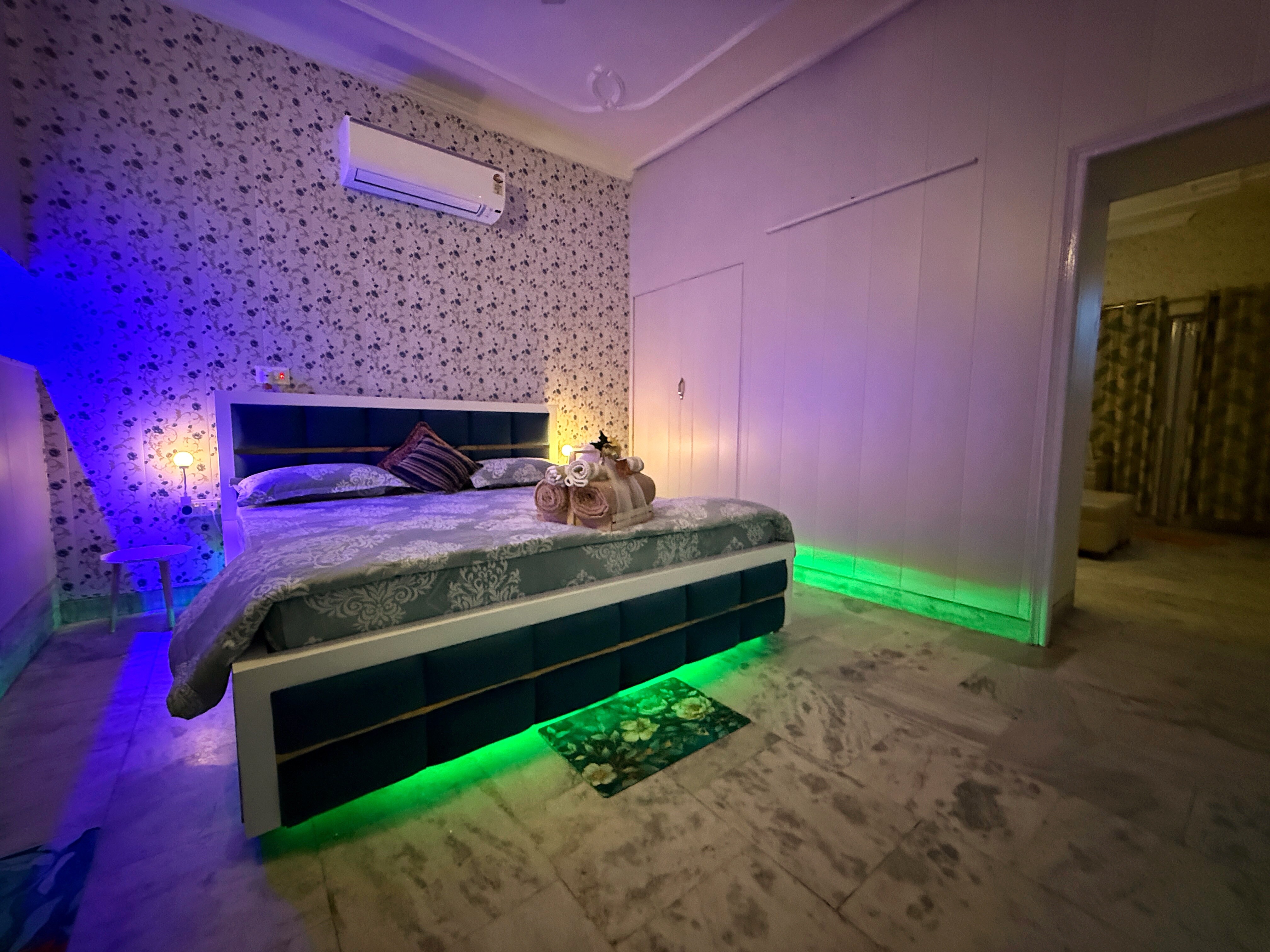 Premium 1BHK By Saini Homestay - Tap to explore photos