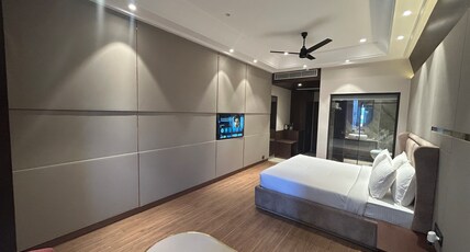 MAJESTIC CASTLE Room Type - Premium Room