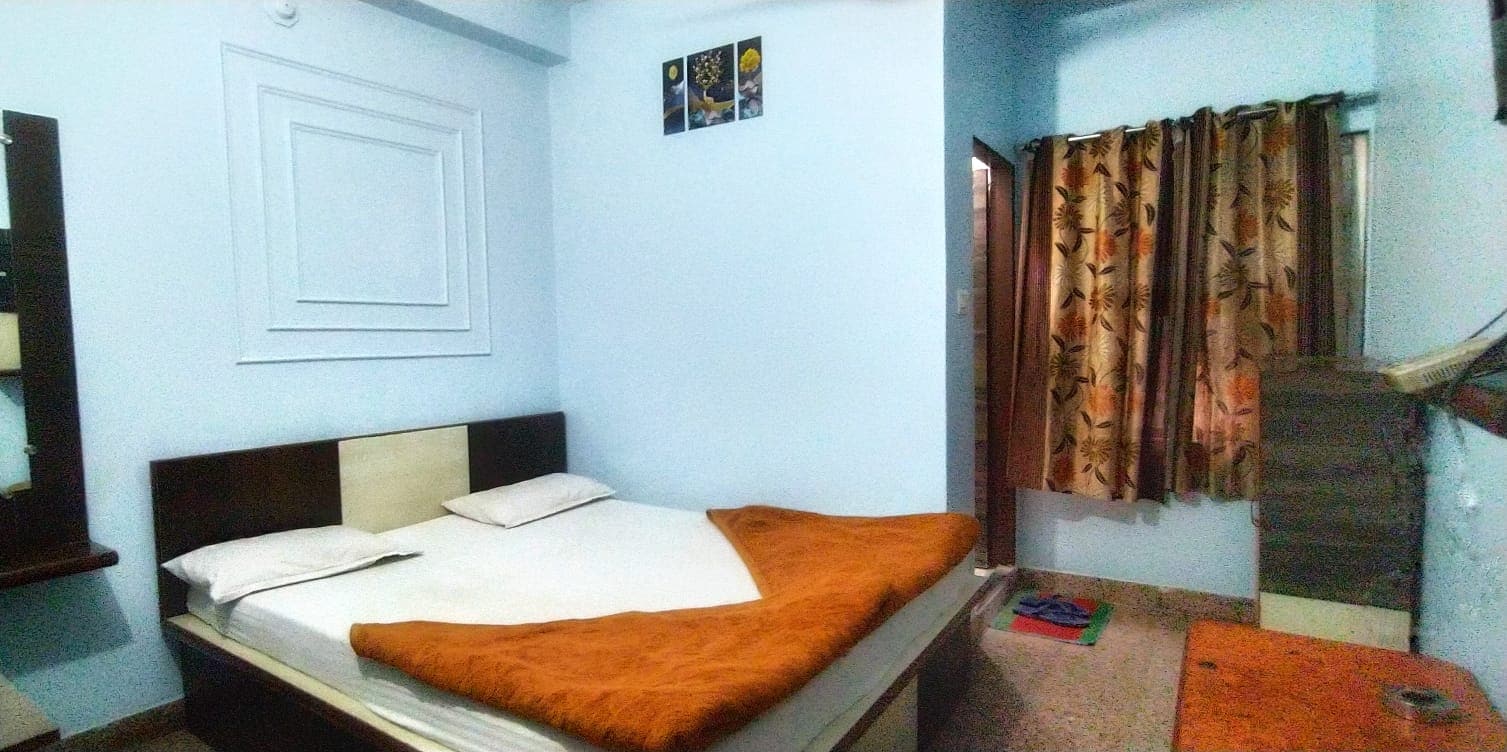 Hotel Sourabh Palace - Tap to explore photos