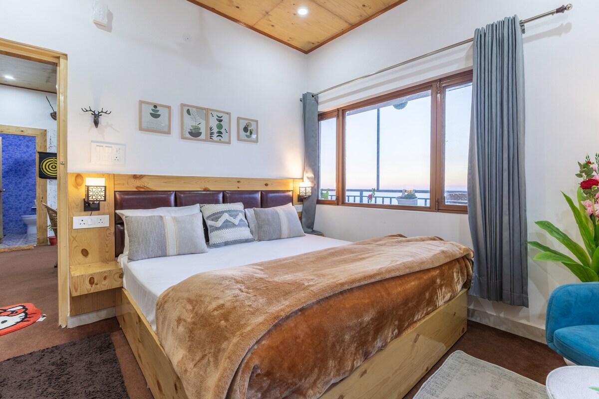 Pine View 2BHK Stay mussoorie - Tap to explore photos