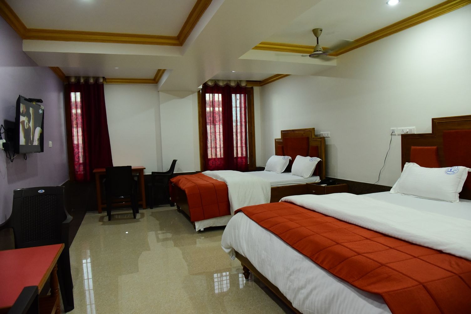 Hotel chembiyan - Tap to explore photos