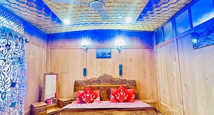Houseboat Newworld and transportation Room Type - Bedroom 1
