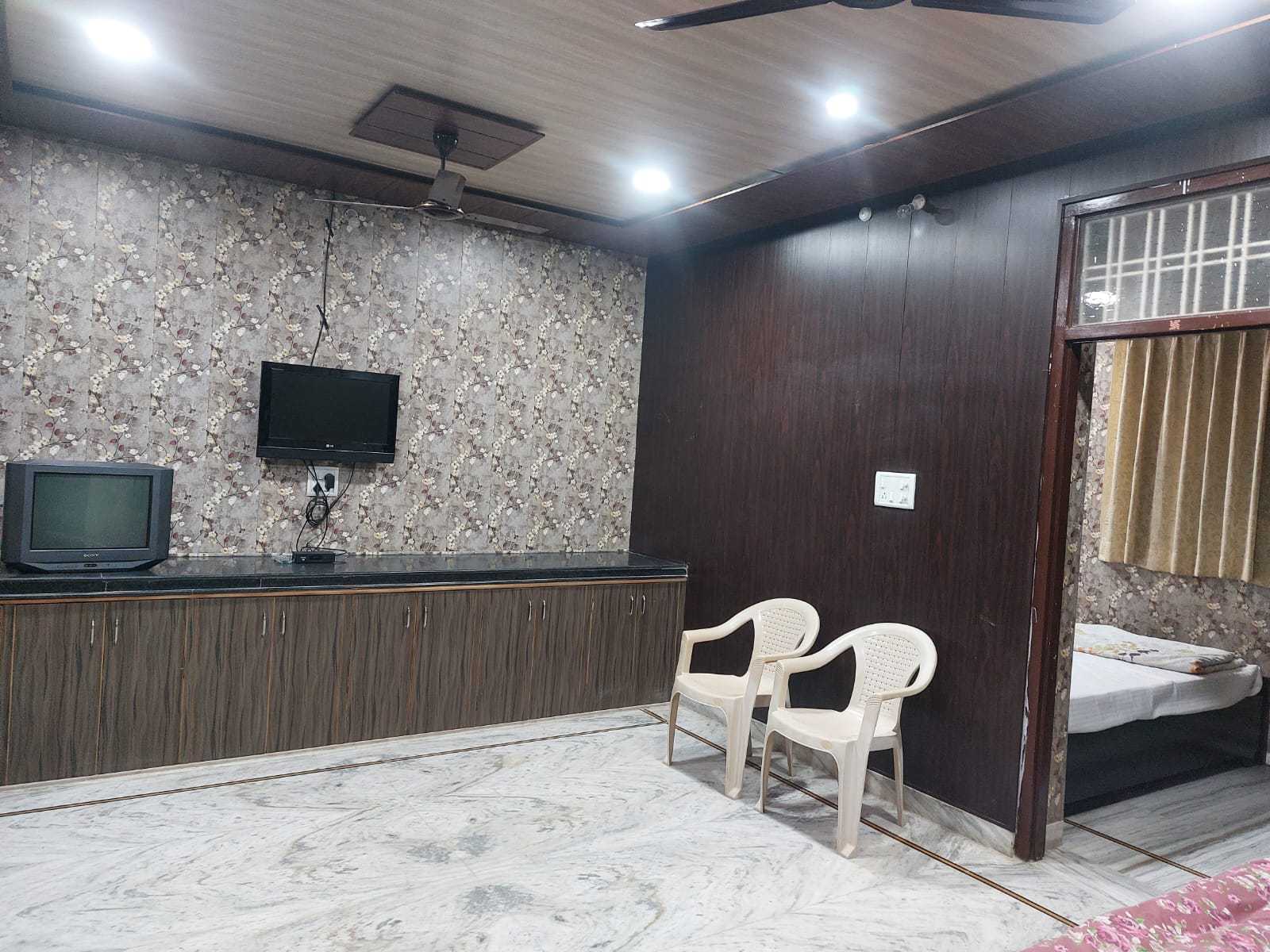 Hotel O The Gunjan Villa Palace - Tap to explore photos