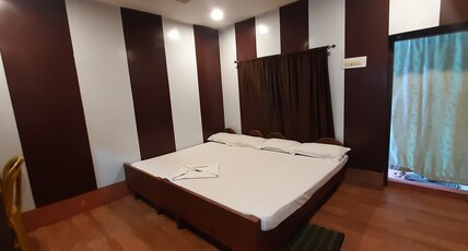 HOTEL SHREE JAGANNATH (SEA FACING) Room Type - Standard  4 bed AC