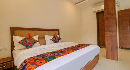 HOTEL PARISAR Room Type - Super Deluxe Room