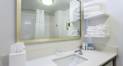 Hampton Inn by Hilton Manassas Room Type - KING STANDARD-NON SMOKING